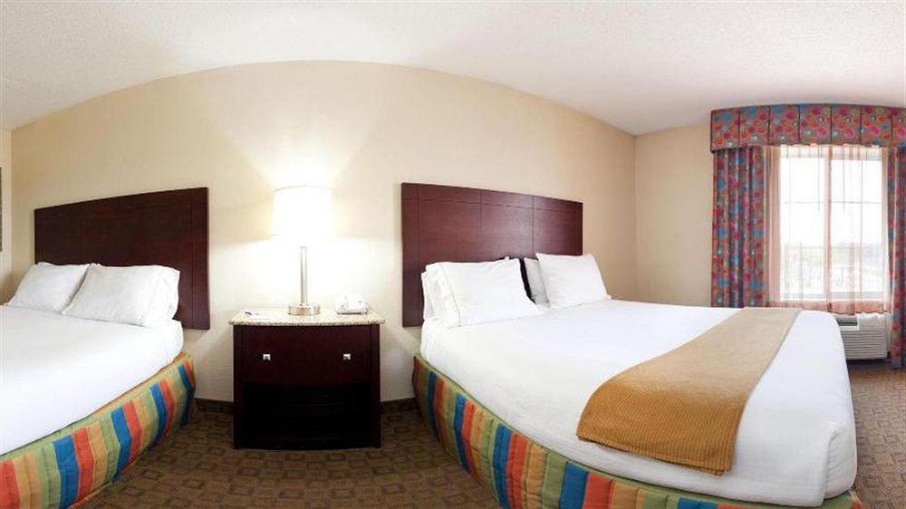 Holiday Inn Express Hotel And Suites Petersburg - Fort Lee By Ihg Exterior photo